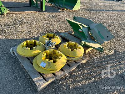 Quantity of (8) 70 kg Tractor Loader Quantity of (8) 70 kg Tractor Loader