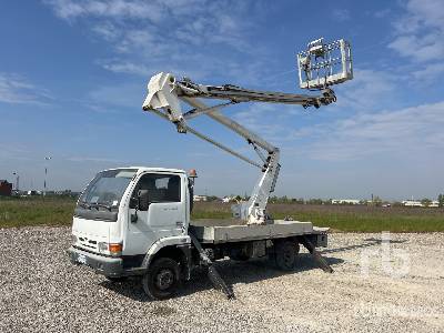Photo of a 2002 Nissan TL0.35/3