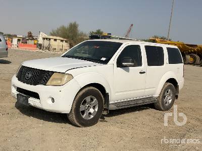 Photo of a 2014 Nissan PATHFINDER