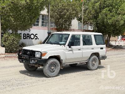 Photo of a 2019 Toyota LAND CRUISER