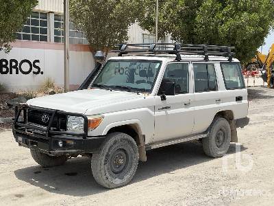 Photo of a 2018 Toyota LAND CRUISER