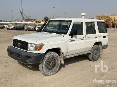 Photo of a 2018 Toyota LAND CRUISER