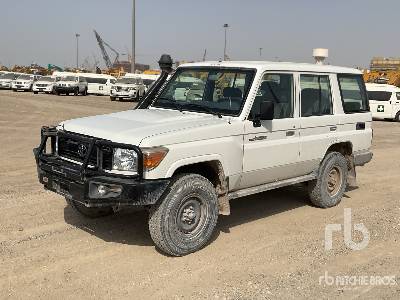 Photo of a 2019 Toyota LAND CRUISER