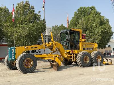 2011 KOMATSU GD825A-2 Motor Grader 2011 KOMATSU GD825A-2 Motor Grader