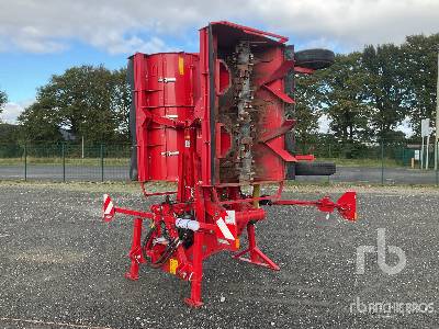 2023 GRIMME TOPPA 600 COMBI Haulm Topper Potato Accumulator 2023 GRIMME TOPPA 600 COMBI Haulm Topper Potato Accumulator