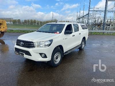 2018 TOYOTA  HILUX  4x4 Crew Cab  Pickup