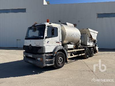 Photo of a 2005 Mercedes-Benz ATEGO 2533