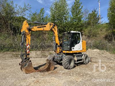 Photo of a 2014 Liebherr A912 COMPACT