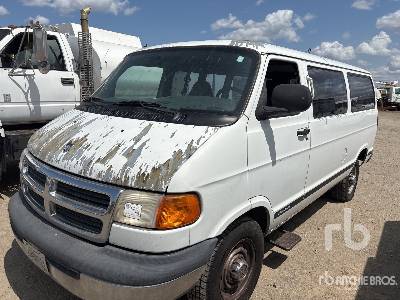 Photo of a 2000 Dodge RAM WAGON