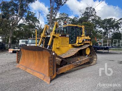 Photo of a 2005 Caterpillar D7R LGP SERIES
