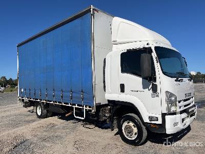 Photo of a 2015 Isuzu FRR 600