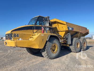 Photo of a 2003 Caterpillar 740