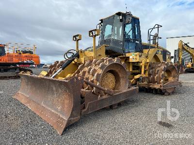 Photo of a 1997 Caterpillar 825G