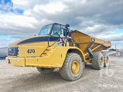 Photo of a 2004 Caterpillar 735