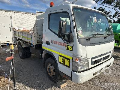 Photo of a 2009 Mitsubishi CANTER 7/800