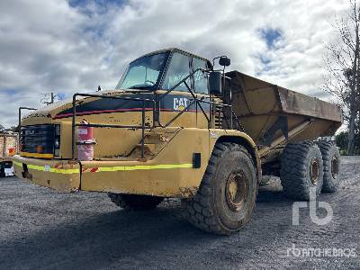 Photo of a 2004 Caterpillar 740