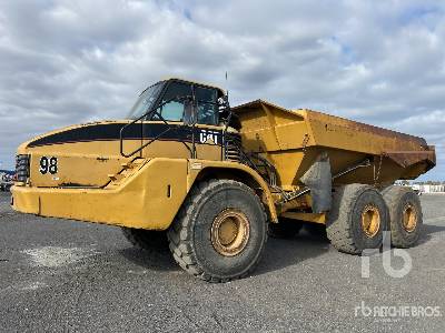Photo of a 2001 Caterpillar 740
