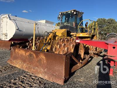 Photo of a 1996 Caterpillar 825G