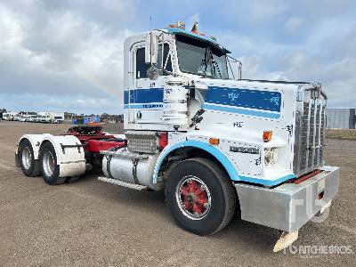Photo of a 2010 Kenworth T658