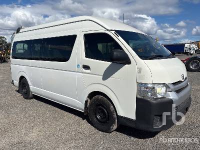 2014 TOYOTA  COMMUTER  4x2 12-Seat Mini  Bus