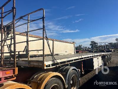 2002 MAXITRANS  Flatbed Trailer