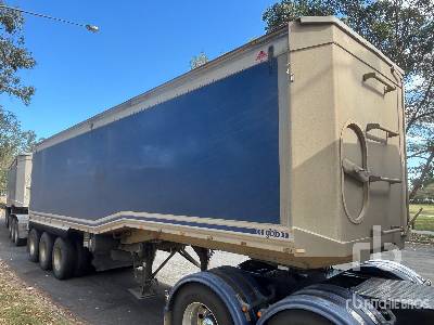 2022 GIPPSLAND BODY BUILDERS 9.7 m Tri/A Step Deck End Dump Trailer 2022 GIPPSLAND BODY BUILDERS 9.7 m Tri/A Step Deck End Dump Trailer