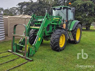 JOHN DEERE 6530 MFWD Tractor JOHN DEERE 6530 MFWD Tractor