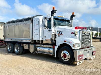 2018 MACK CMHR TRIDENT 6x4 Sleeper Dump Truck (T/A) 2018 MACK CMHR TRIDENT 6x4 Sleeper Dump Truck (T/A)