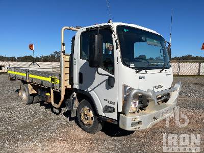 2017 ISUZU NPR 55-155 4x2 Flatbed Truck 2017 ISUZU NPR 55-155 4x2 Flatbed Truck