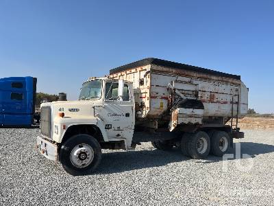 Photo of a 1991 Ford L8000