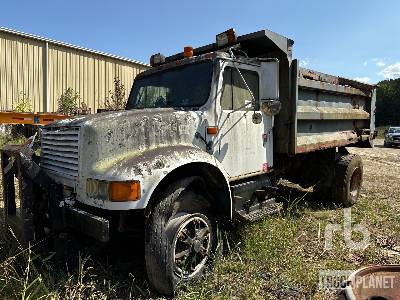 Photo of a 1990 International 4900