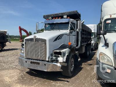 1998 KENWORTH T800 6x4 (Inoperable) Dump Truck (T/A) 1998 KENWORTH T800 6x4 (Inoperable) Dump Truck (T/A)