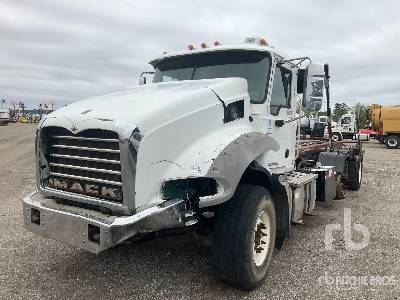 2012 MACK  GU813  6x4 (Inoperable)  Rolloff Truck