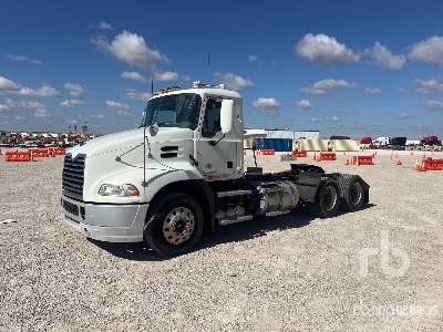 2014 MACK  CXU613  6x4  Truck Tractor (T/A)