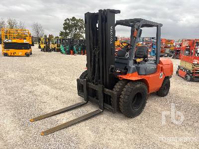 2002 TOYOTA 7FDU45 8950 lb Pneumatic Tire Forklift 2002 TOYOTA 7FDU45 8950 lb Pneumatic Tire Forklift