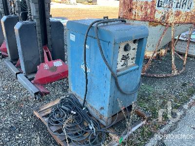 MILLER 300A/BP300 115 A Skid-Mounted Stick Welder MILLER 300A/BP300 115 A Skid-Mounted Stick Welder