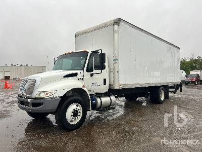 2018 INTERNATIONAL  4300  4x2 Moving  Van Truck