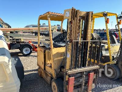 HYSTER  E40B  3400 lb  Forklift