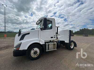 2017 VOLVO VNL 4x2 Truck Tractor (S/A) 2017 VOLVO VNL 4x2 Truck Tractor (S/A)
