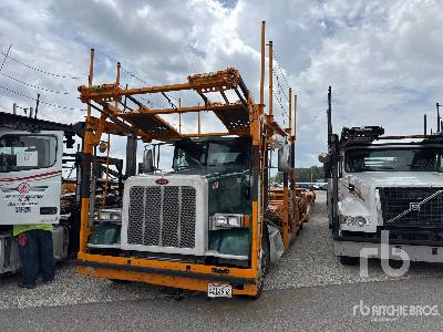 Photo of a 2013 Peterbilt 365