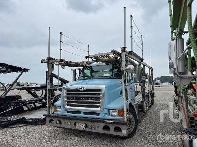 Photo of a 2004 Sterling LT9500