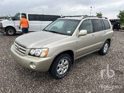 Photo of a 2002 Toyota HIGHLANDER