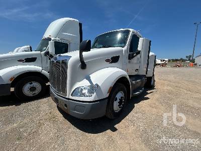 Photo of a 2016 Peterbilt 579