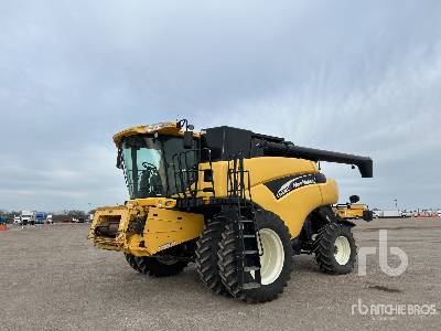 Photo of a 2004 New Holland CR970R