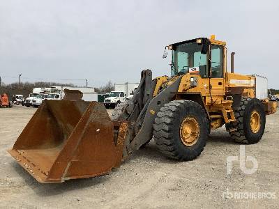 Photo of a 1999 Volvo L120C