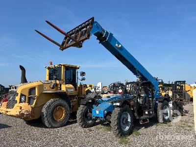 Photo of a 2015 Genie GTH-844