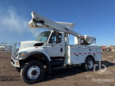 Photo of a 2008 International 7400