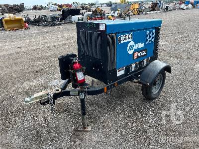 Photo of a 2020 Miller BIG BLUE 400