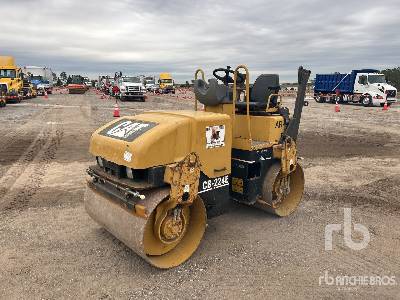 Photo of a 2004 Caterpillar CB224E