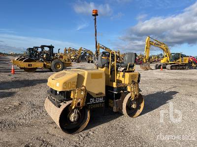 Photo of a 2005 Caterpillar CB224E